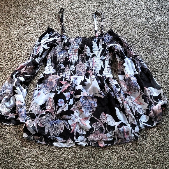 Cold shoulder blouse - Picture 2 of 3